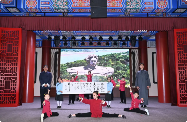如巨龍般威